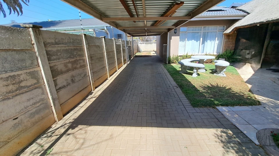 2 Bedroom Property for Sale in Fichardt Park Free State